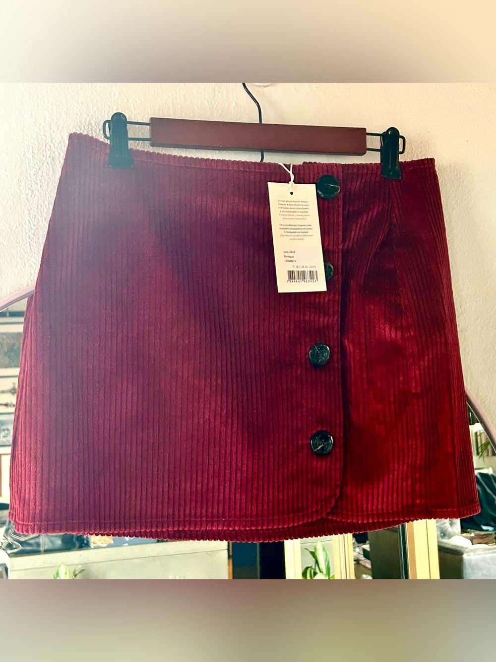 Sezane Leslie Burgundy Corduroy Miniskirt, sz US 6 / FR 38, new with tags